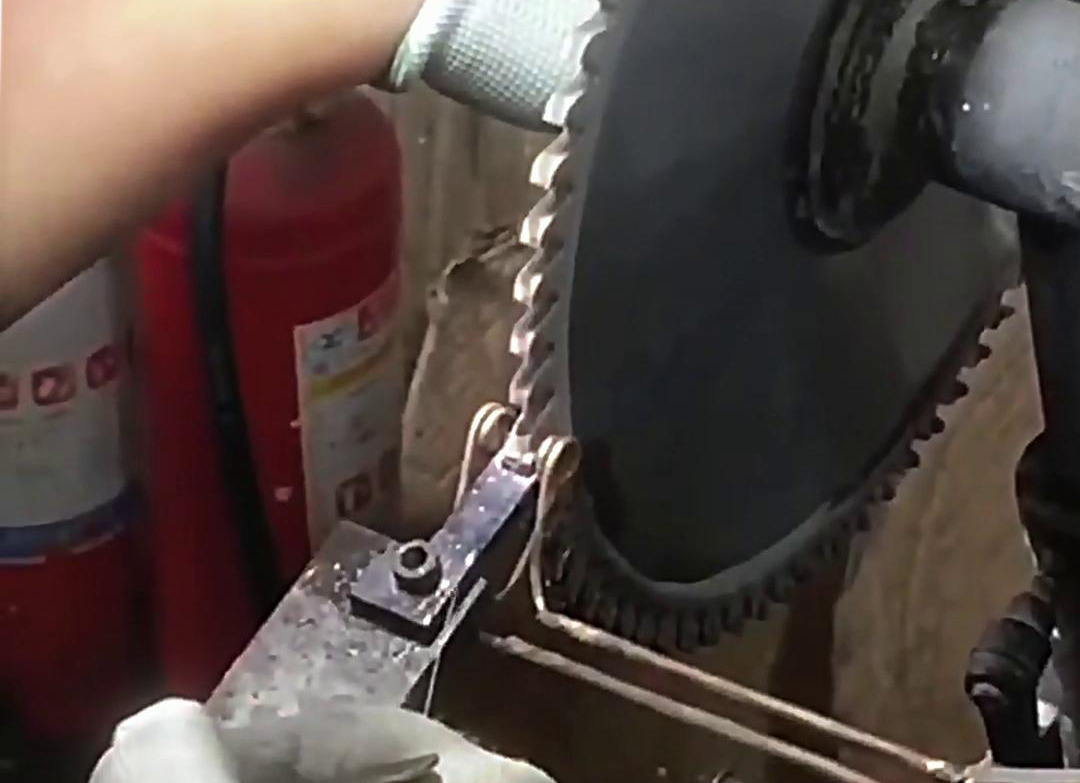 鋸片鋸齒合金焊接不用愁！海瑞拓超高頻焊機，自動化焊接高效又穩定(圖2)
