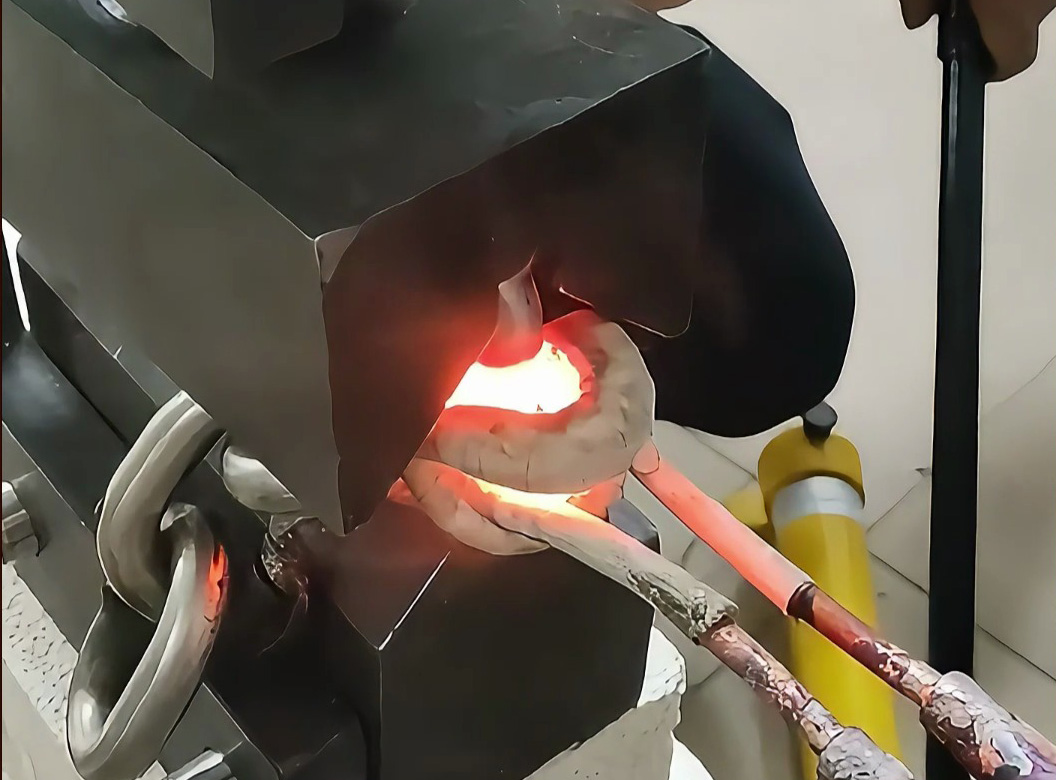高頻感應加熱機操作大揭秘！鐵鏈條質量翻倍的關鍵的在這里