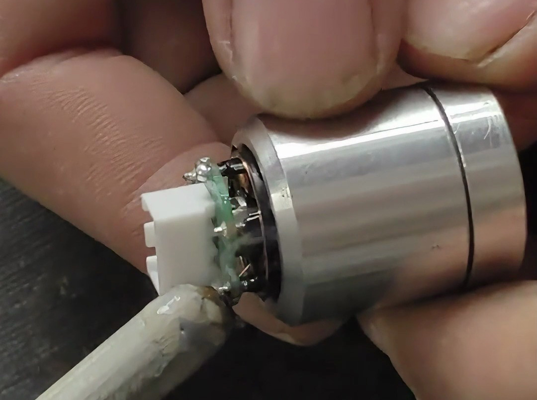非接觸式錫焊技術，比電烙鐵快10倍！