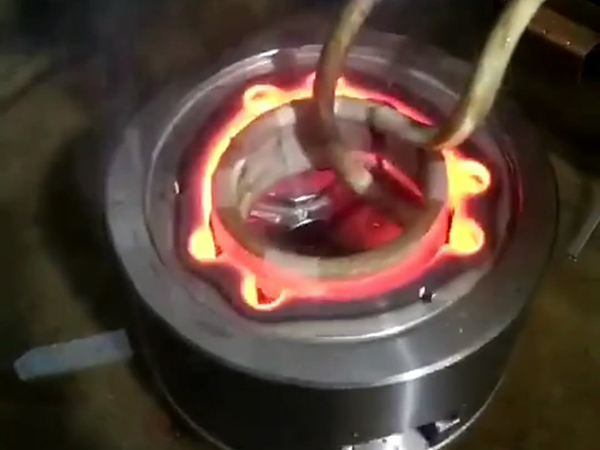 立式高頻淬火設備熱處理鋼材加熱溫差的控制